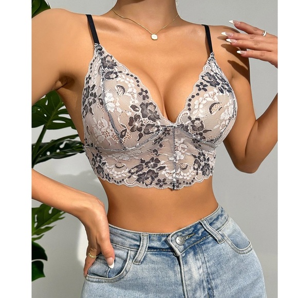 🌻NWT Black & Light Gray Floral Lace Bralette🌻 - Picture 4 of 5